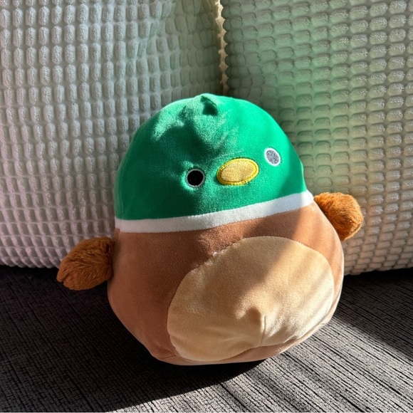 Avery the Duck Squishmallow 8” - Picture 1 of 4